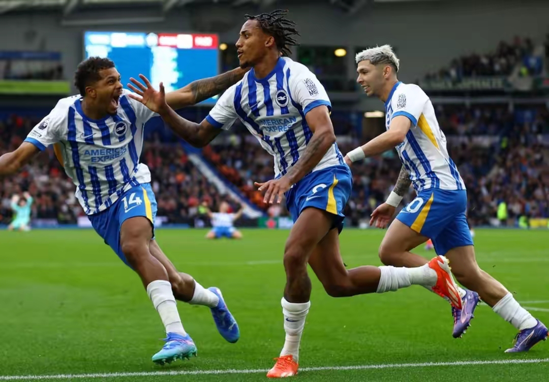 多米体育app包含英超集结日再迎强敌迈阿密热火今晨止住颓势，那不勒斯加时末段回应争议看傻球迷的词条